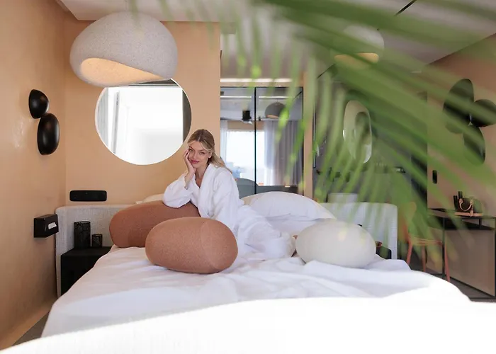 High End Unique 270 Degree Aerial Sea View Apartment